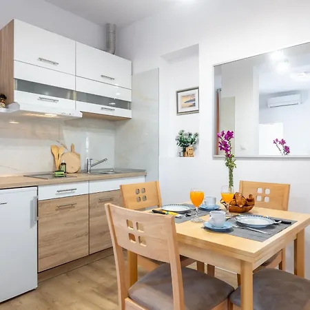 Josip Ii Appartement *