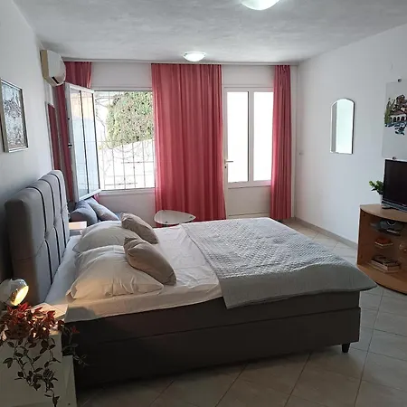 Josip Ii Appartement *